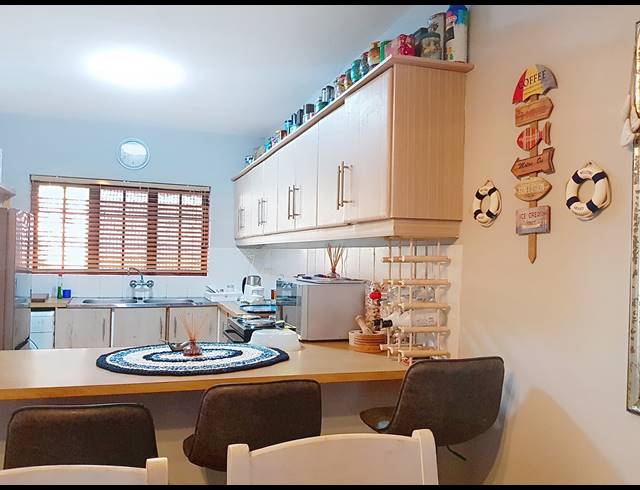 2 BEDROOM SECTIONAL TITLE FOR SALE IN SCOTTBURGH CENTRAL